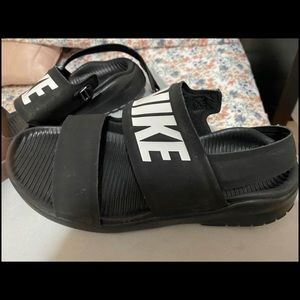 Nike tanjun sandals